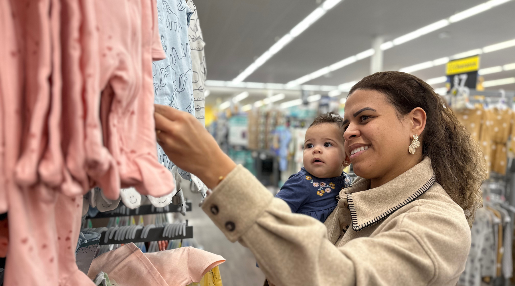 7 erros ao comprar roupa infantil que fazem você gastar mais (e como evitar)