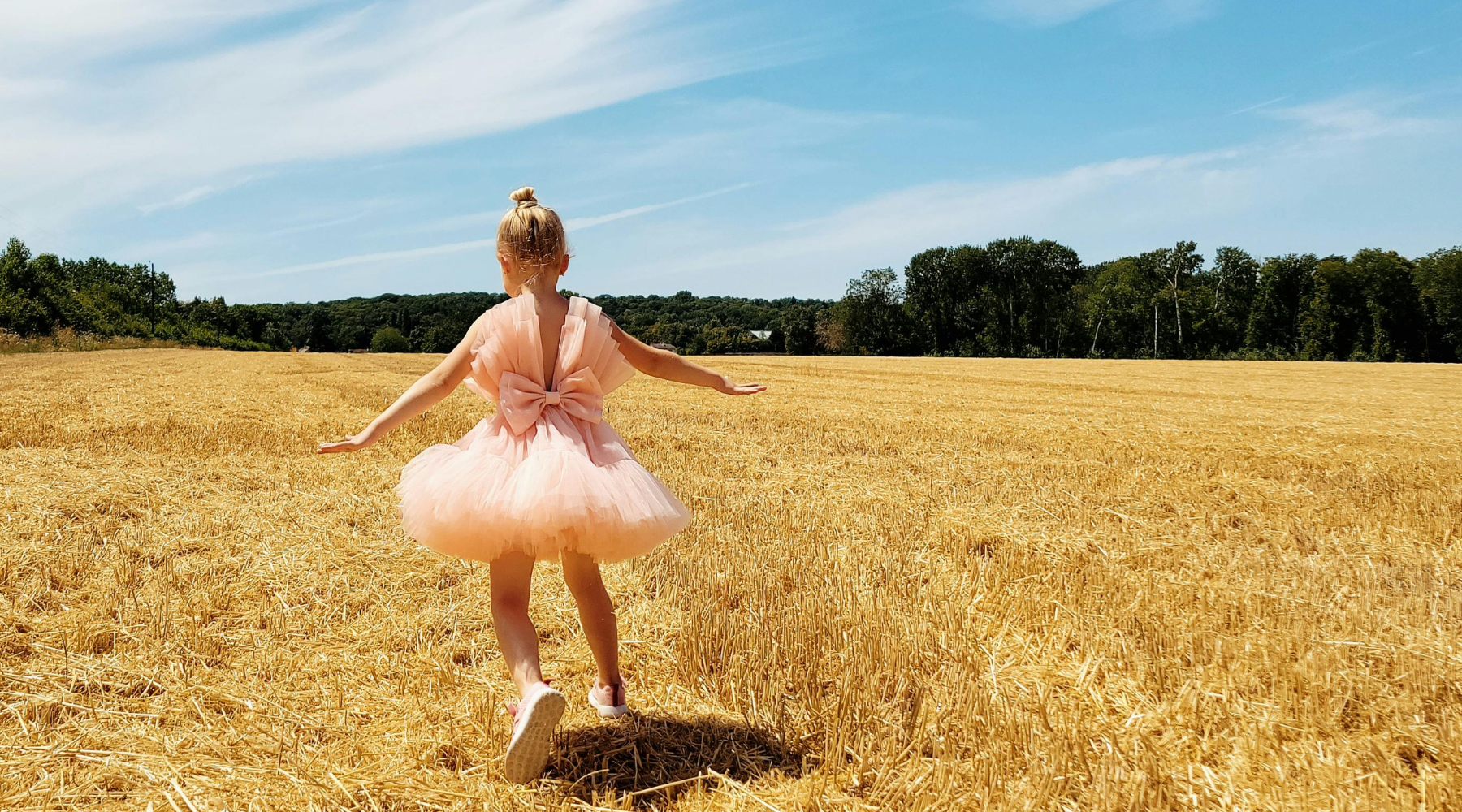 Vestido infantil: por que é a peça mais funcional para usar o ano todo (e economizar nas compras)