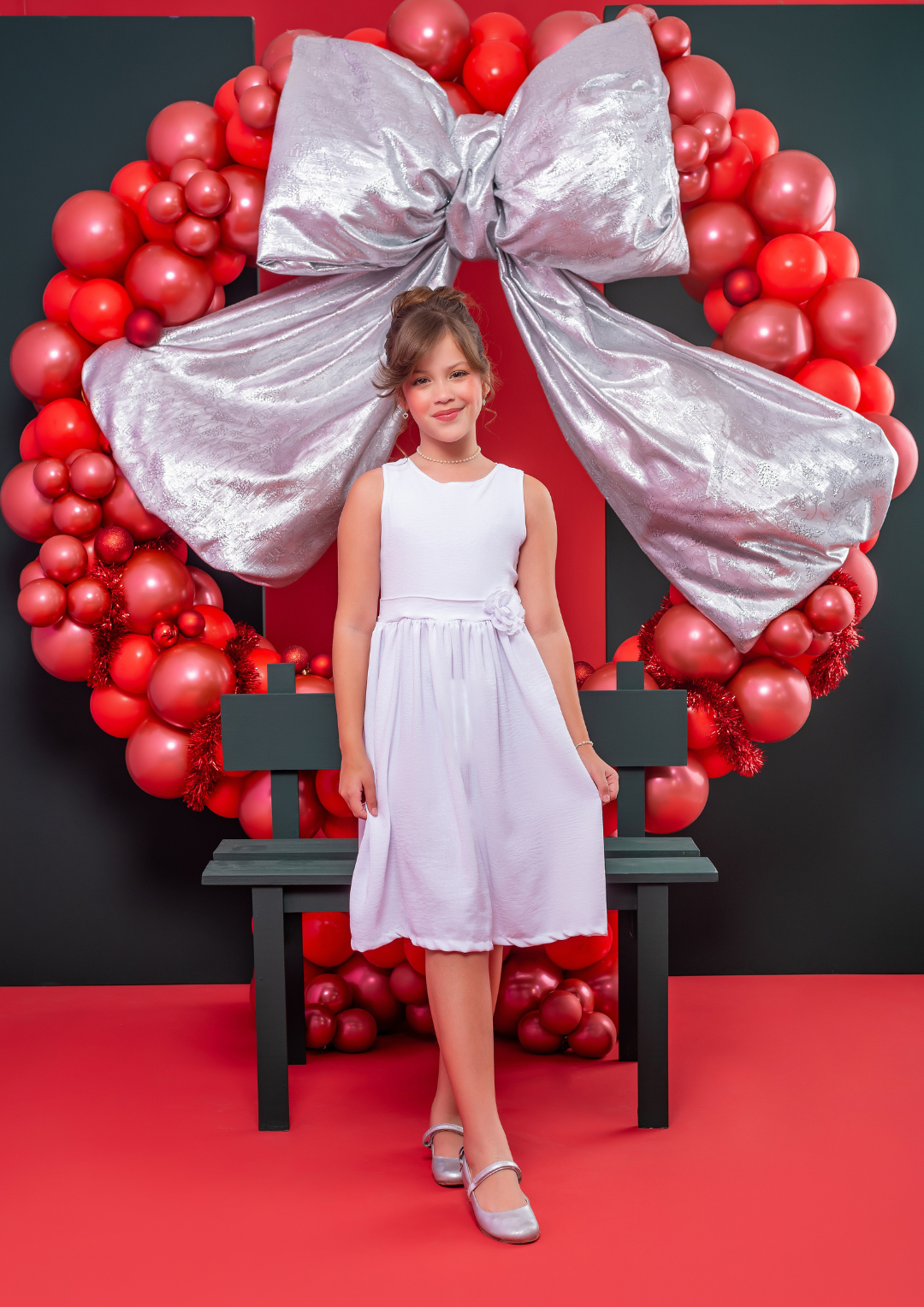 Vestido Infantil Branco Leve com Flor Cintura