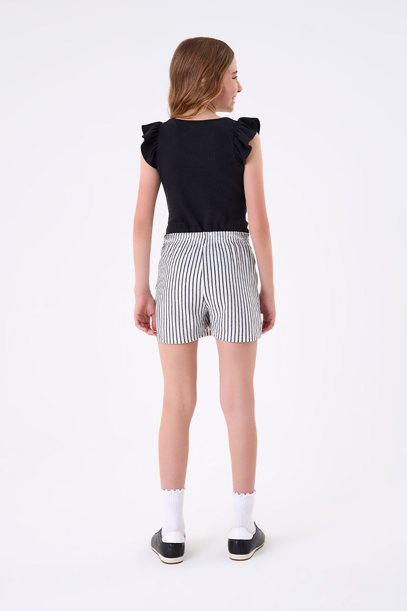 Conjunto blusa ribana canelada e short saia em malha croche listrada