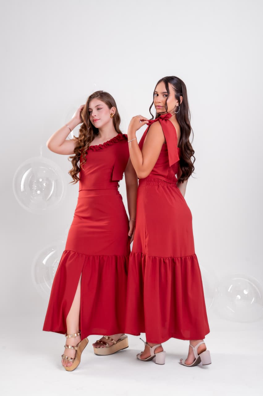 Conjunto Teen Saia Longa e Cropped com Laço no Ombro