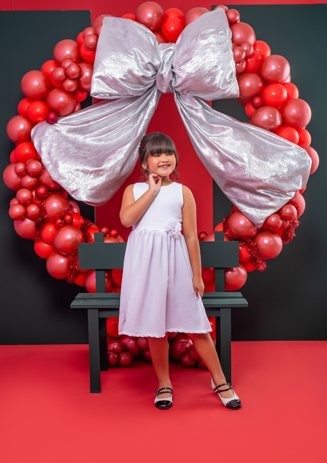 Vestido Infantil Branco Leve com Flor Cintura