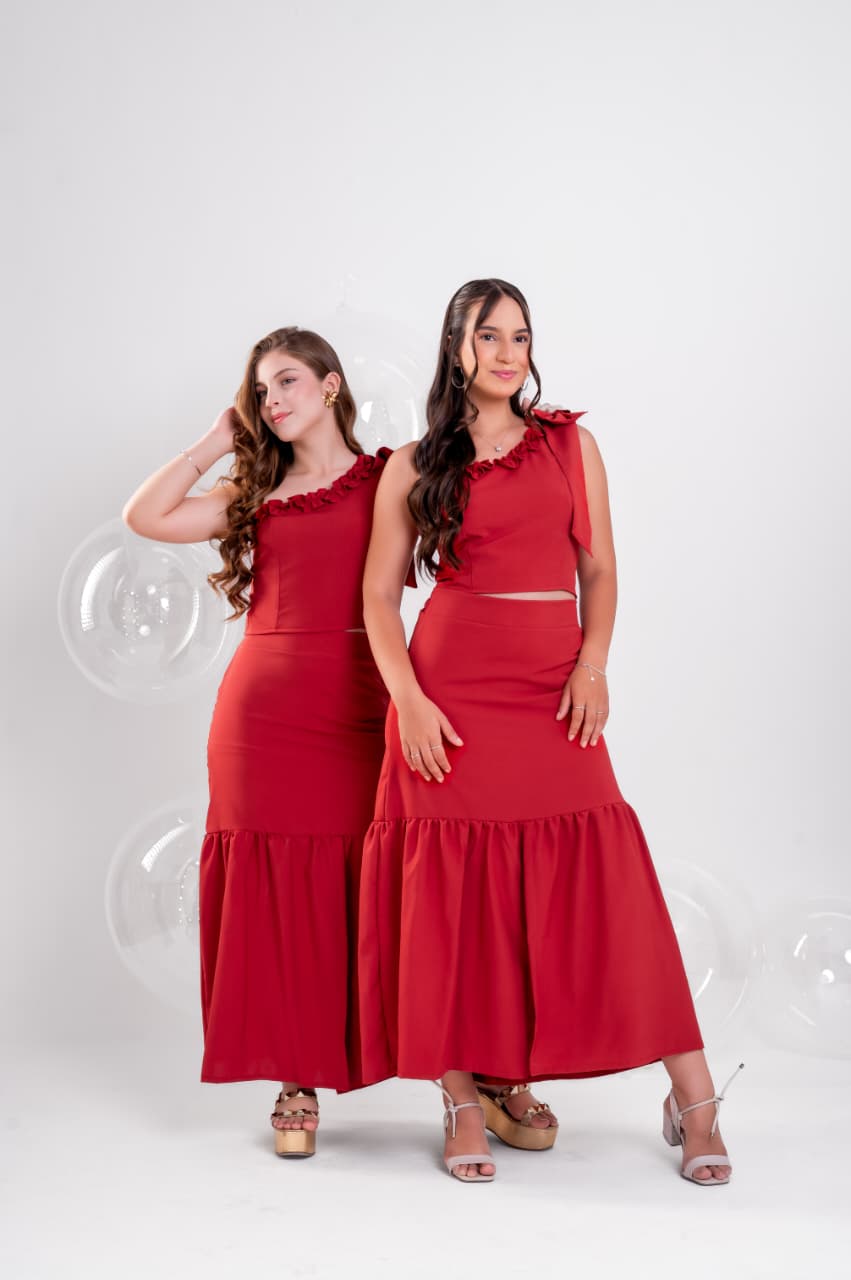 Conjunto Teen Saia Longa e Cropped com Laço no Ombro