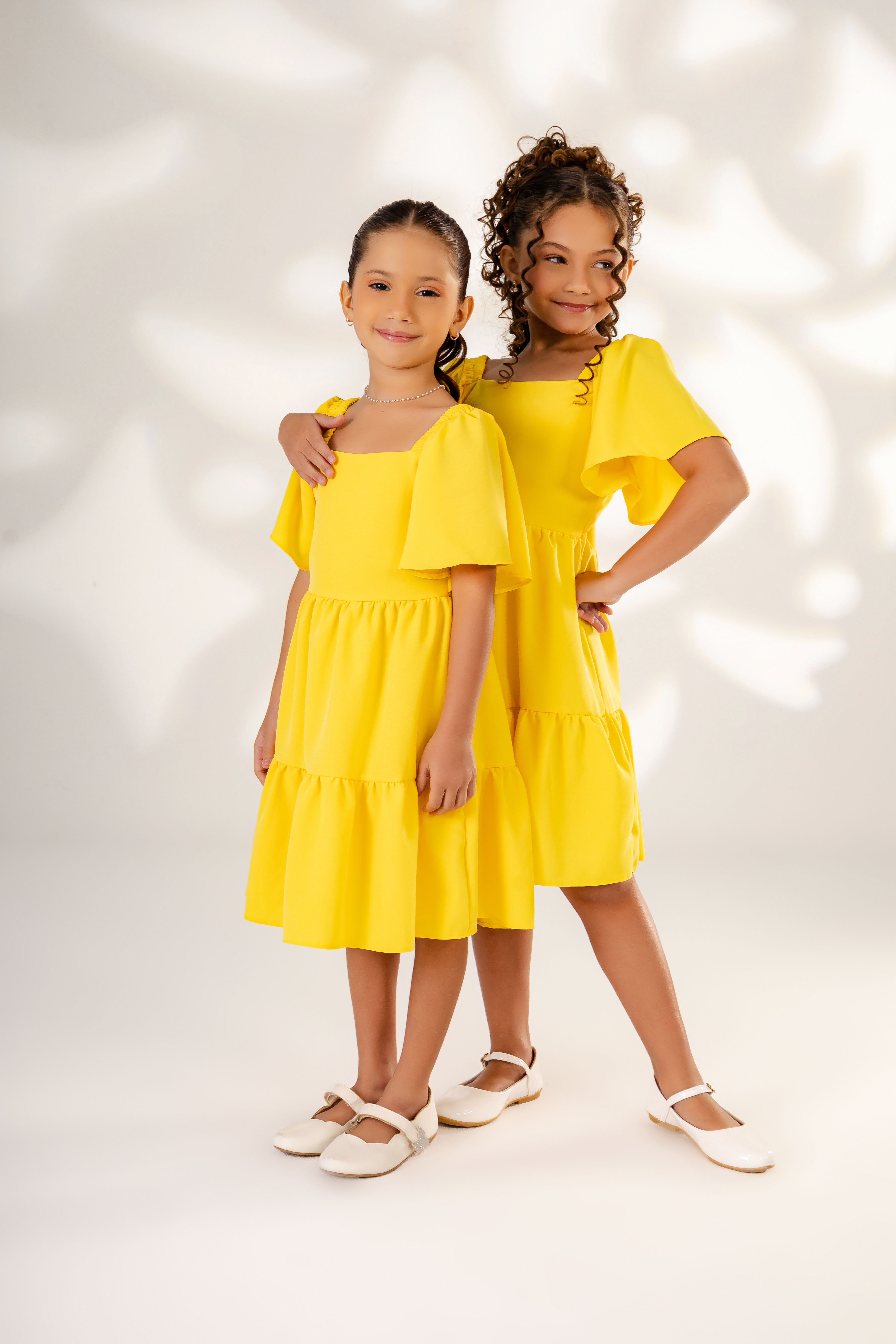 Vestido Infantil Amarelo Costas Ajustável Laço