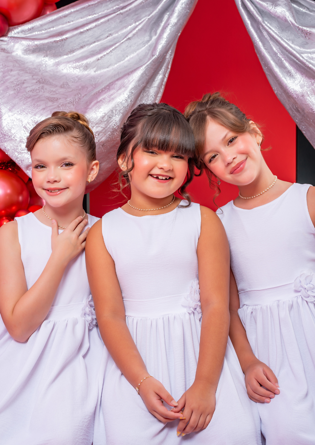 Vestido Infantil Branco Leve com Flor Cintura