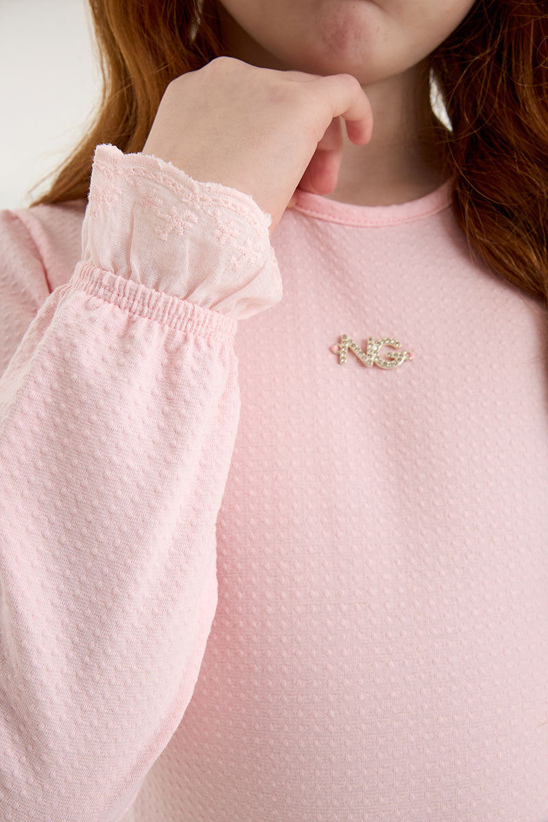 22695