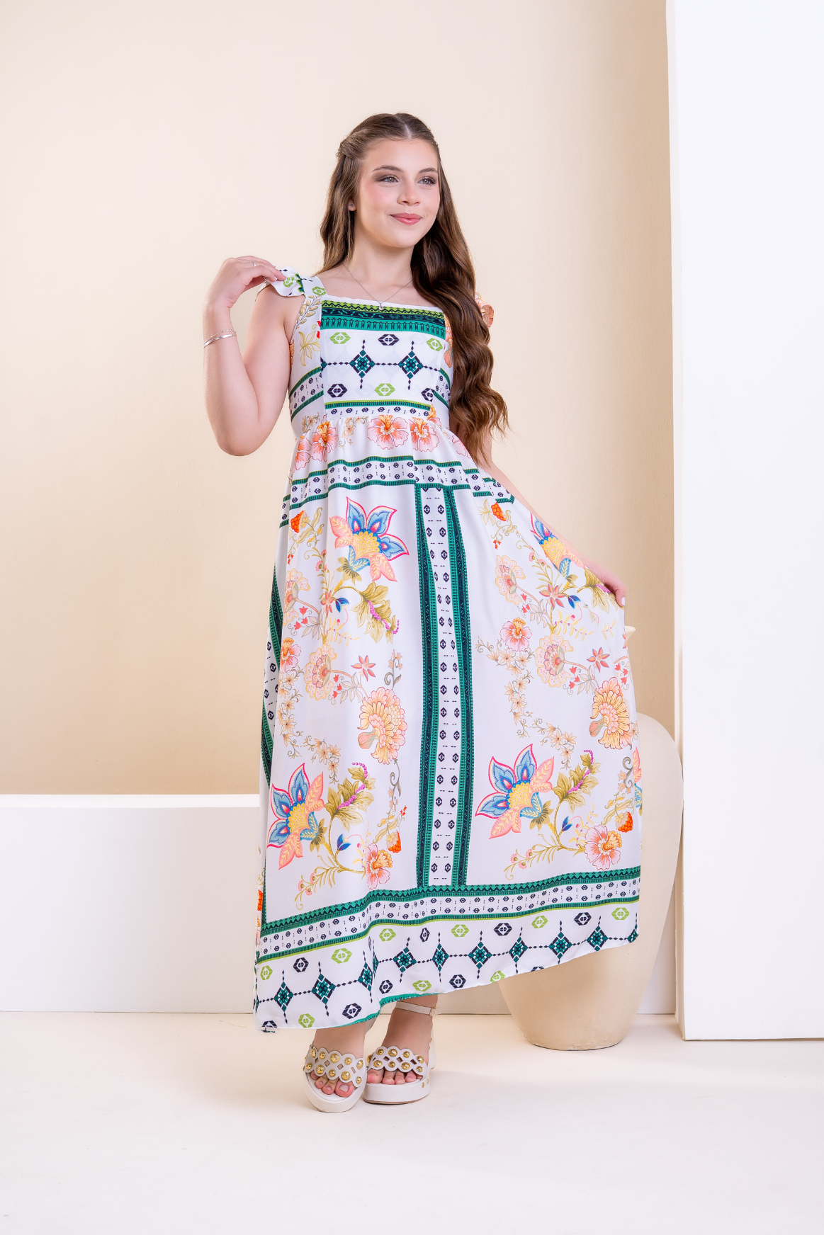 Vestido Juvenil Longo Estampado Floral Verde e Branco Estilo Boho Teen
