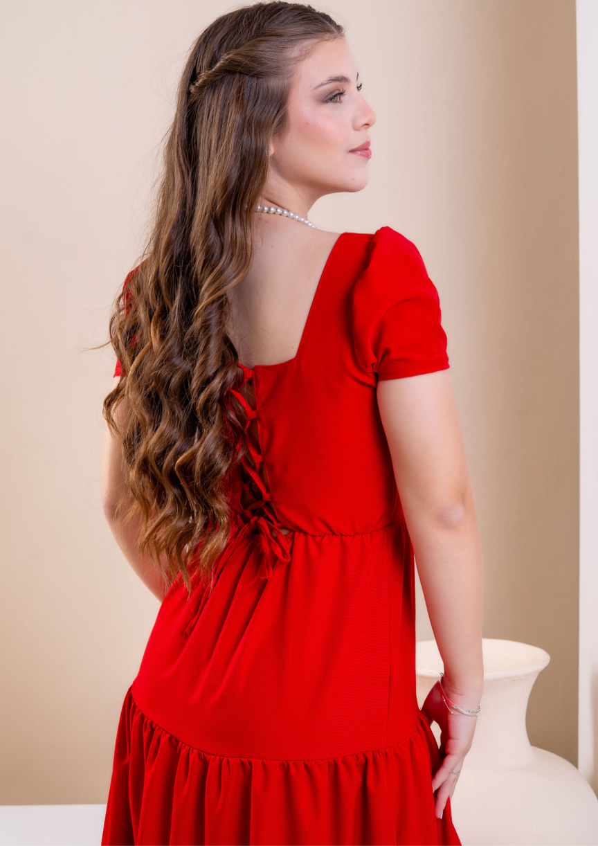 costas do vestido longo vermelho rodado ideal para Natal e festas.